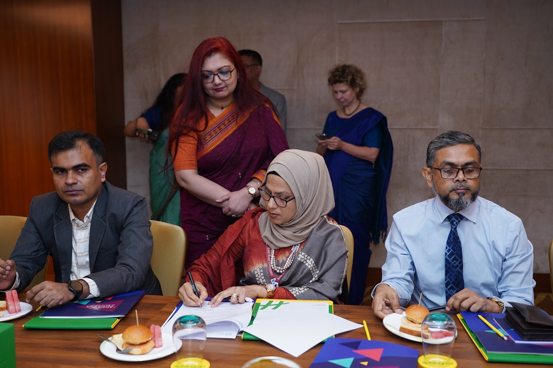 East West University Joins Hands with International Labour Organization (ILO) to Integrate Internati...